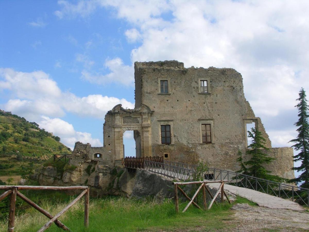 Al Castello Apartment Fiumefreddo Bruzio Exterior photo